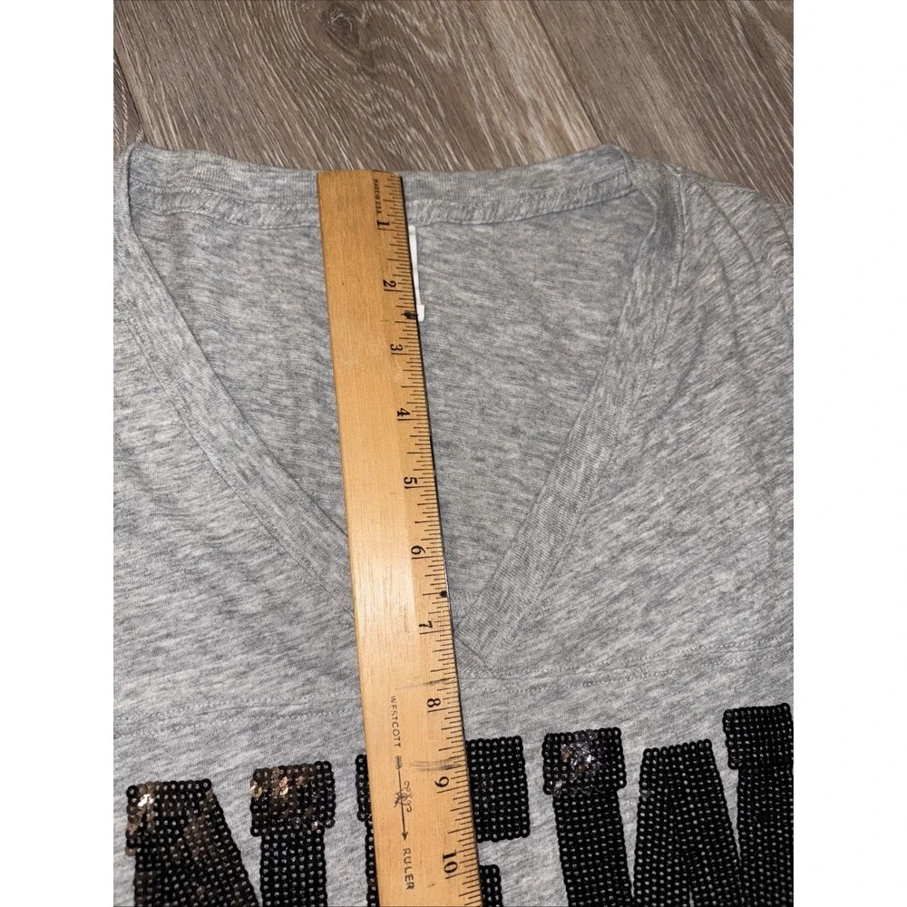Victoria's Secret Pink New‎ York City Sequin V-Neck Tshirt Gray Medium Rare - Picture 9 of 13